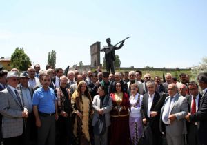 Türk Halk Kültürüne Aşıklar Köprüsü